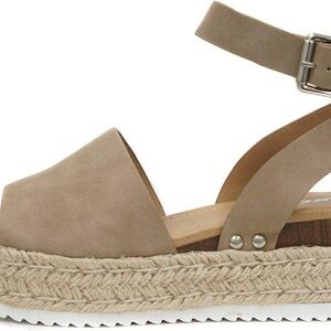 Soda Women's Brown Strap Sandals